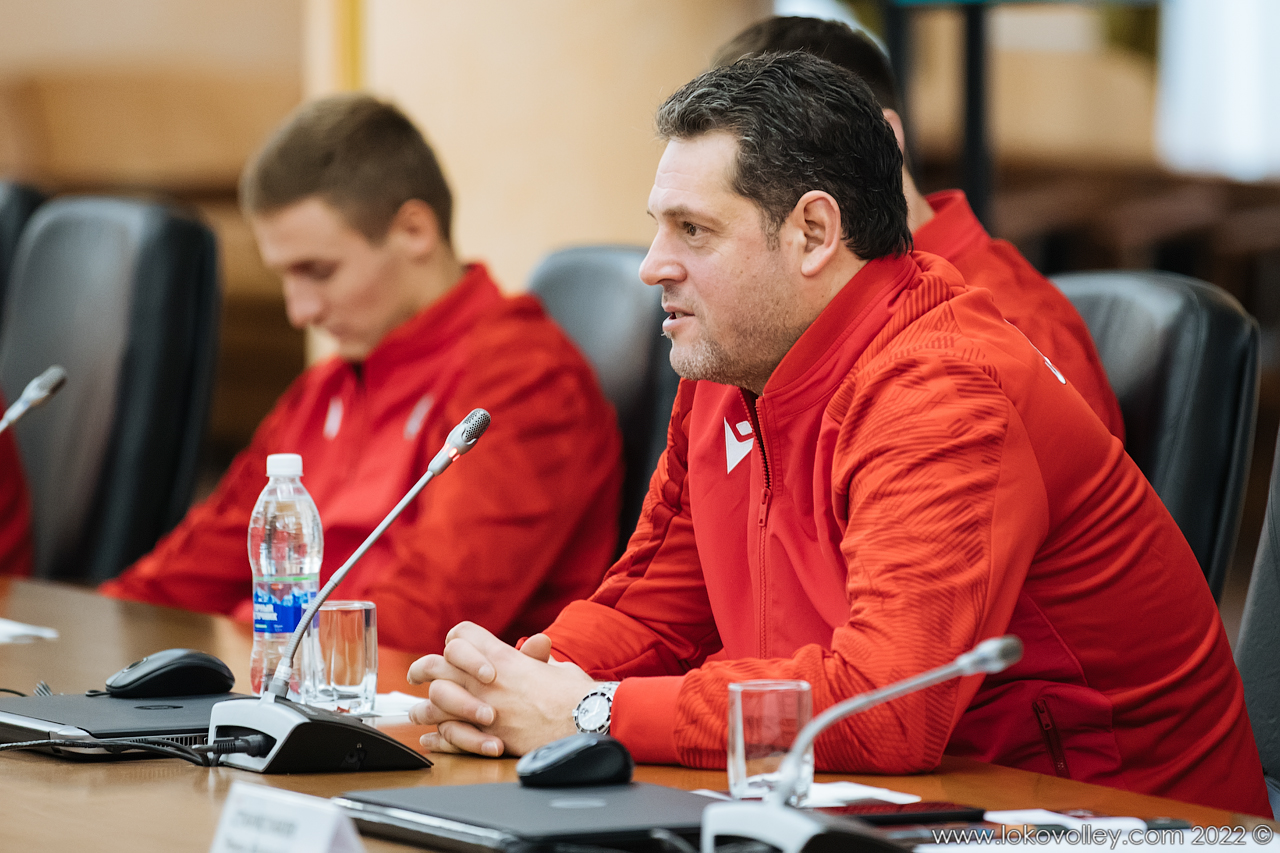 Фото В Управлении Западно-Сибирской железной дороги прошла встреча новосибирского «Локомотива» с руководством клуба. 6 - Сиб.ФМ Фото В Управлении Западно-Сибирской железной дороги прошла встреча новосибирского «Локомотива» с руководством клуба. 6